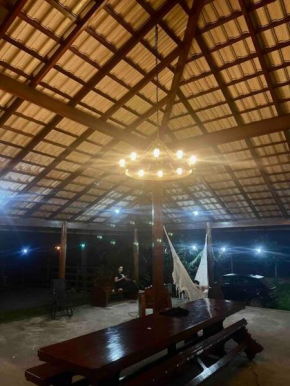 Casa com Cozinheira às Margens do Rio Tocantins
